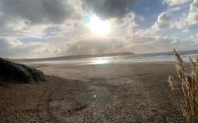 2 Woolacombe West - Luxury Apartment At Byron Woolacombe, Only 4 Minute Walk To Woolacombe Beach!