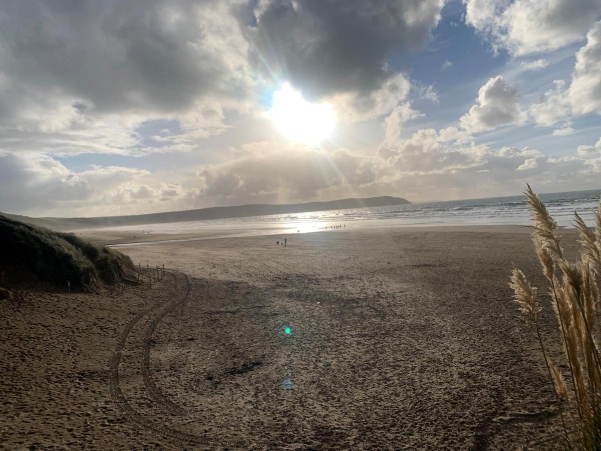2 Woolacombe West - Luxury Apartment At Byron Woolacombe, Only 4 Minute Walk To Woolacombe Beach! Exterior photo